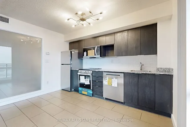 Additional image 8 of 15 Fort York Blvd Unit 4211