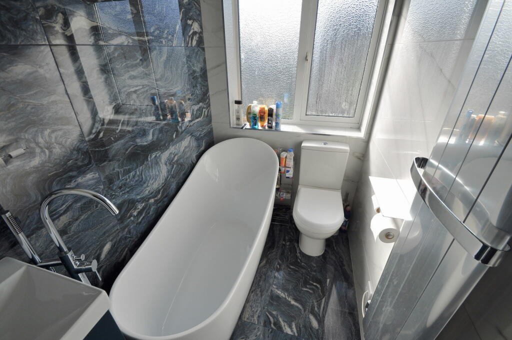 Additional image 26 of Harvey Avenue, Greasby