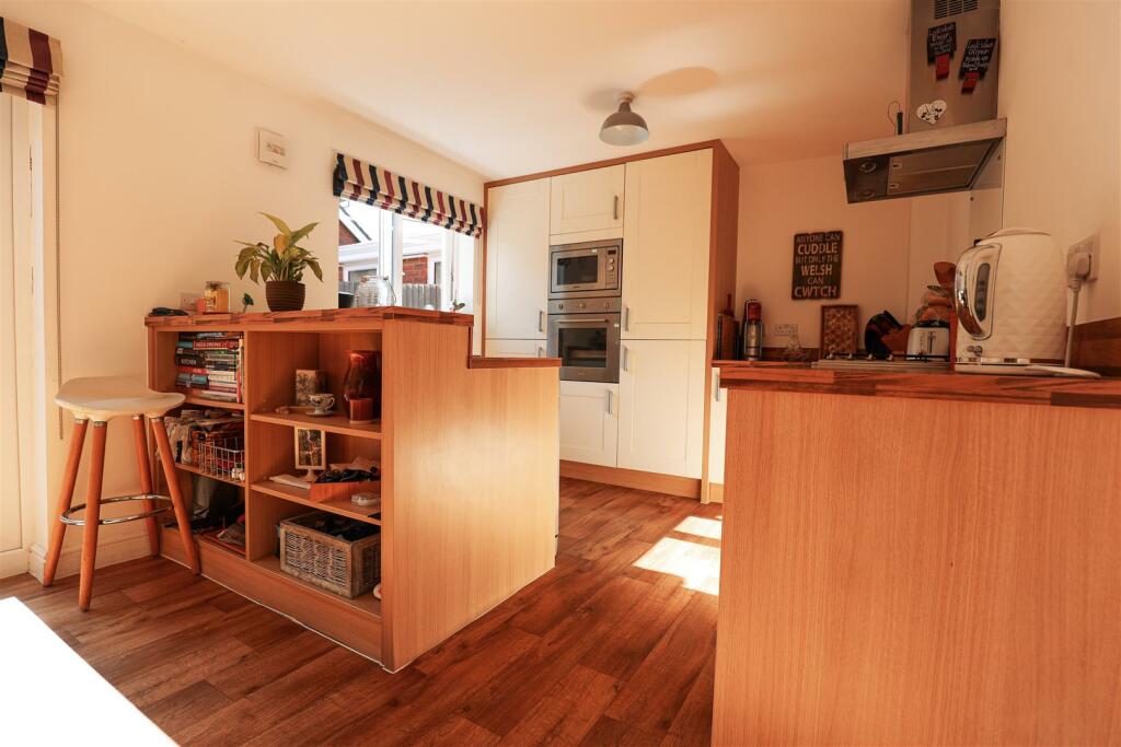 Additional image 6 of Ffordd Dol Y Coed, Bryncae, Llanharan, Pontyclun, CF72 9WA