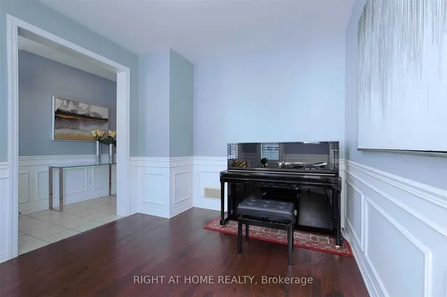 Additional image 4 of 1368 Connaught Terr