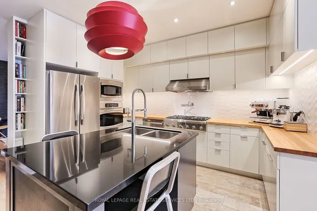 Additional image 12 of 115 Humbercrest Blvd