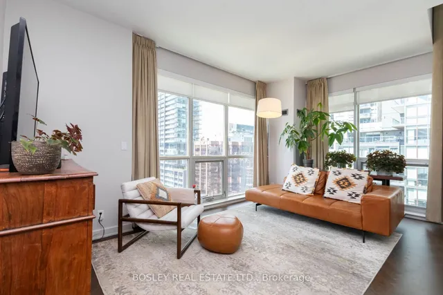 Additional image 3 of 36 Blue Jays Way Unit PH15