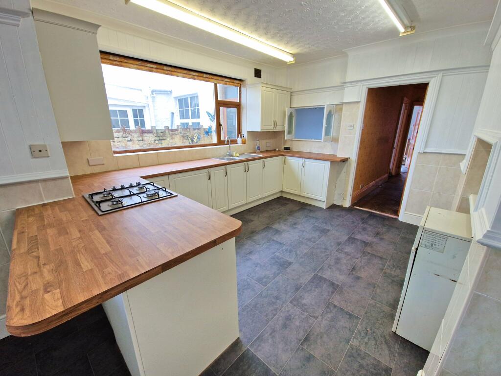 Additional image 5 of BLUNDELL AVENUE, PORTHCAWL, CF36 3YY