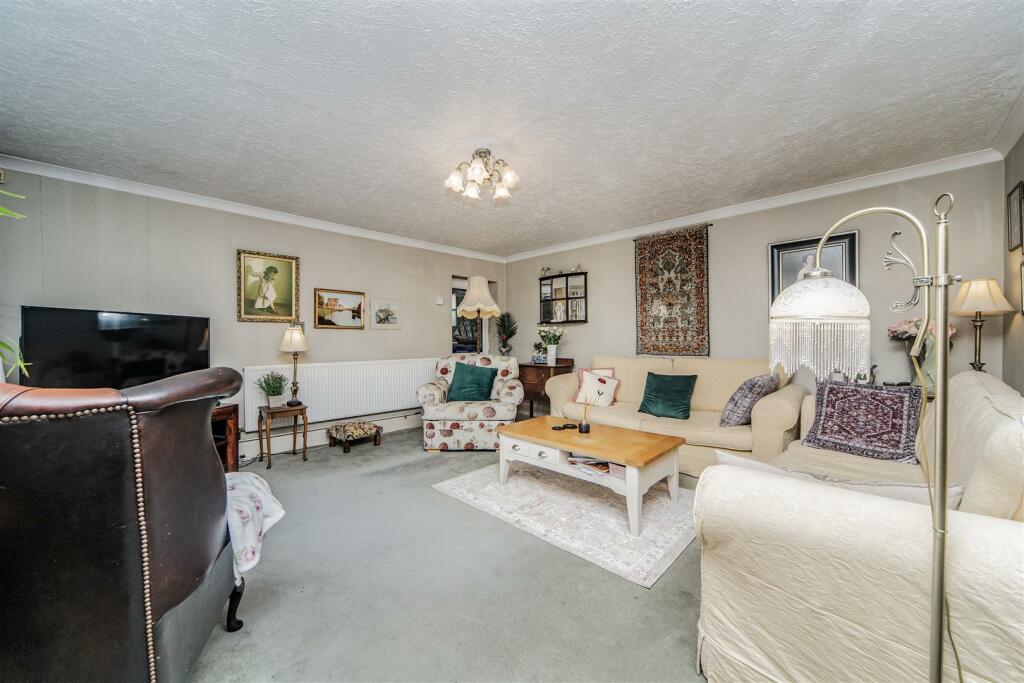 Additional image 24 of Gilbert Lane East, Barry