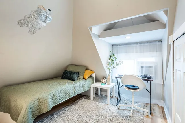 Additional image 31 of 164 Edgemont St