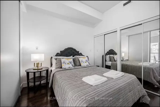 Additional image 15 of 55 Bremner Blvd Unit 2811