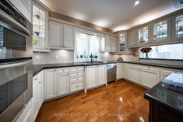 Additional image 10 of 339 Burnhamthorpe Rd