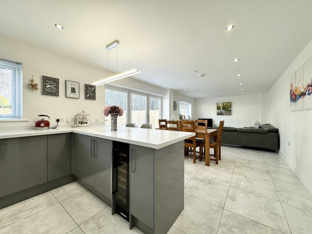 Additional image 10 of Manilva House,  Aberdare, RCT