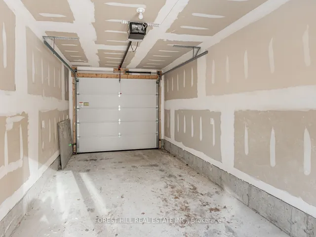 Additional image 33 of 515 Woburn Ave