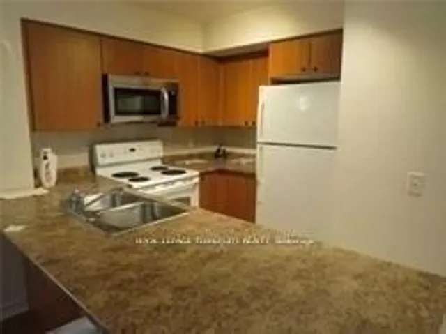 Additional image 3 of 30 Grand Trunk Cres Unit 503