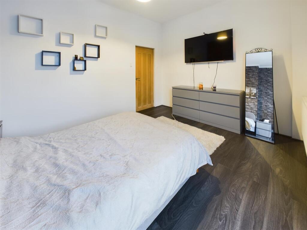 Additional image 28 of Bridle Road