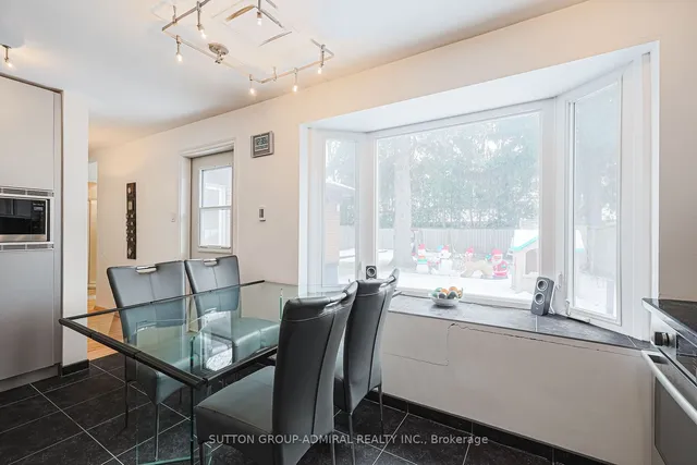 Additional image 12 of 221 Churchill Ave