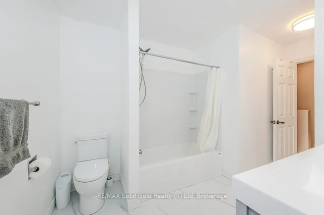 Additional image 21 of 32 Mowat Blvd Unit 58