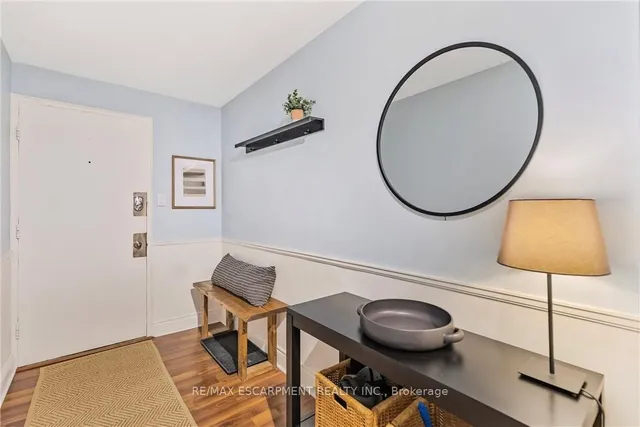 Additional image 3 of 2052 Courtland Dr Unit 401