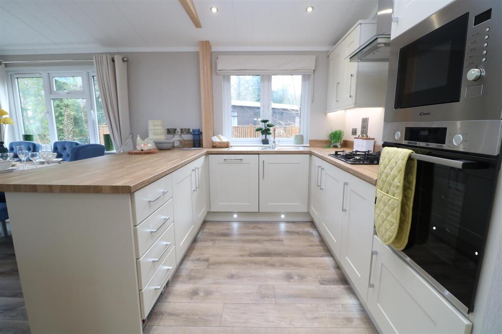 Additional image 5 of Lake View, Brokerswood