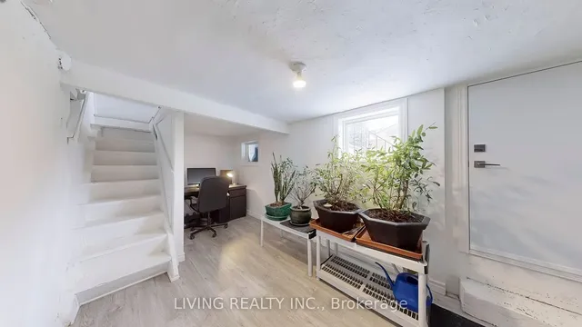 Additional image 15 of 33 Bloem Ave