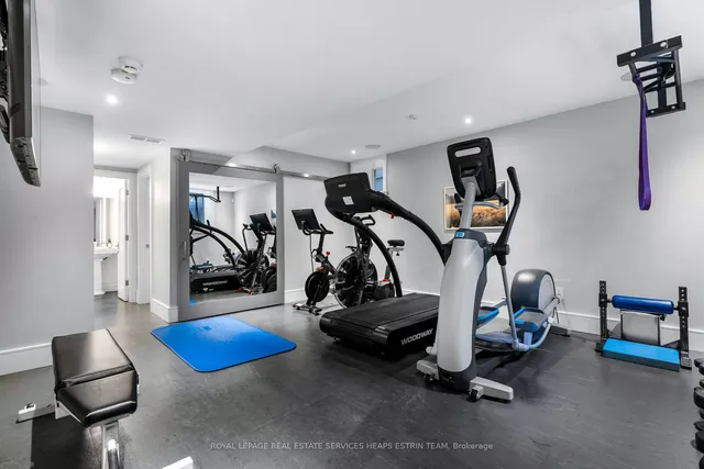 Additional image 33 of 111 Balmoral Ave