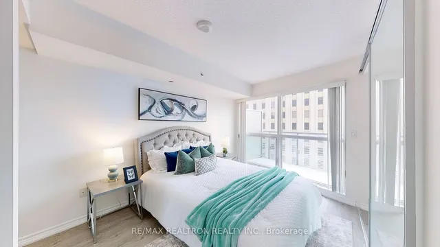 Additional image 15 of 386 YONGE ST St Unit 1104