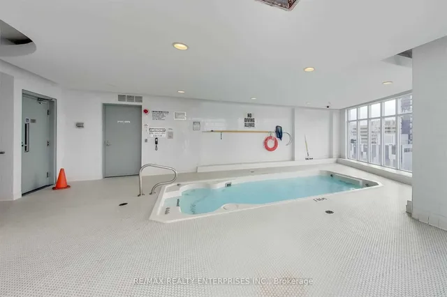 Additional image 23 of 250 Wellington St Unit 1435