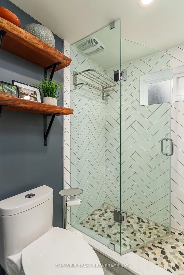 Additional image 18 of 7 Adler St