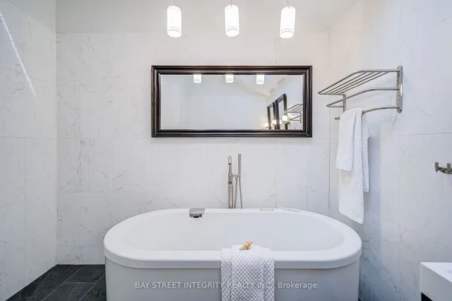 Additional image 26 of 17 Frankdale Ave