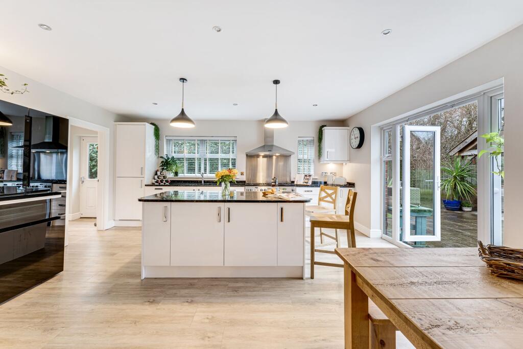 Additional image 9 of Spacious, Private, and Unrivalled Views Across Fields