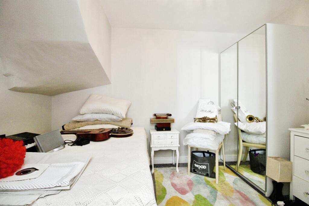 Additional image 11 of Rhodfa Sweldon, Barry