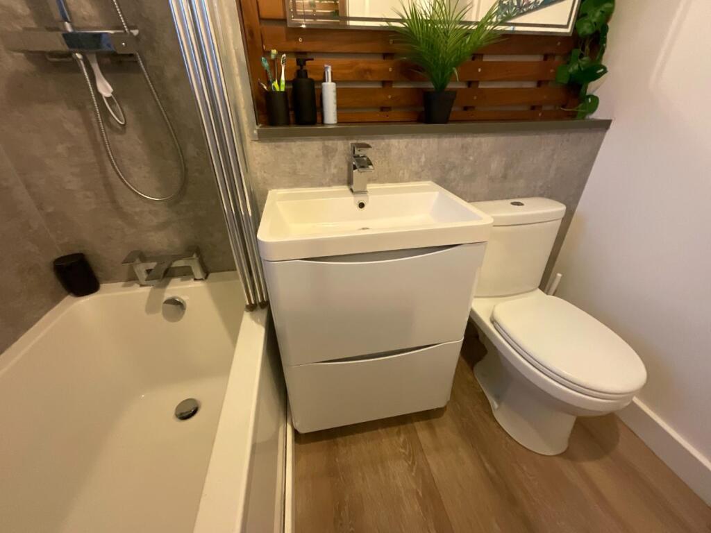 Additional image 23 of Port Side Close, Crews Hole, Bristol