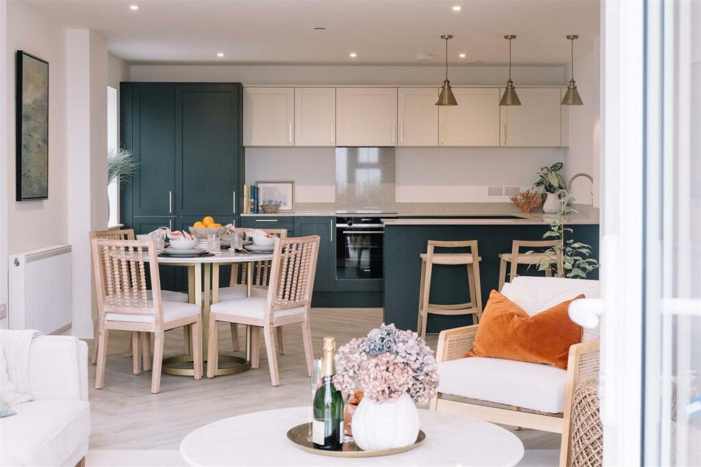 Additional image 8 of West Cliff Gardens, West Cliff, Bournemouth