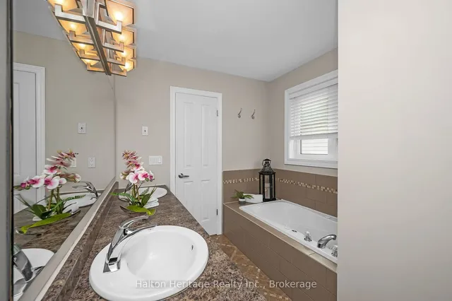 Additional image 19 of 32 Waterwheel Cres