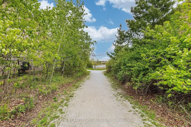 Additional image 38 of 640 Sauve St Unit 221