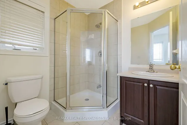 Additional image 32 of 220 Mclaughlin Ave