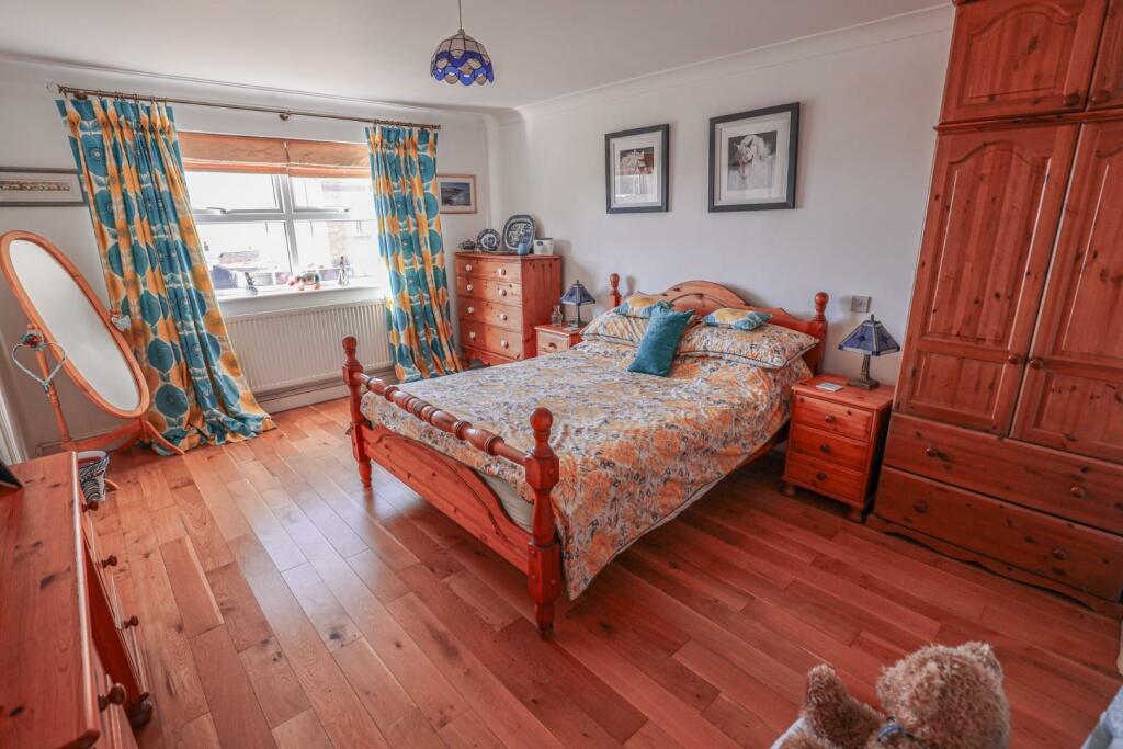 Additional image 11 of White Horses, Craig Yr Eos Road, Ogmore-By-Sea, Vale Of Glamorgan, CF32 0QN