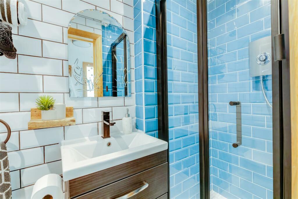 Additional image 10 of Cypress Gardens, Porthcawl, Bridgend County Borough, CF36 5BZ