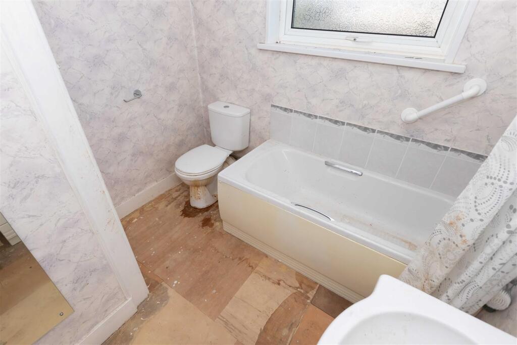 Additional image 13 of King Edward Avenue, Worthing, BN14 8DG