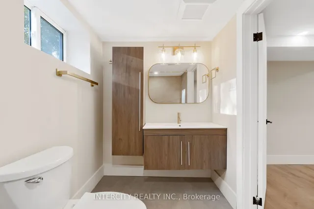 Additional image 17 of 560 Beach Blvd