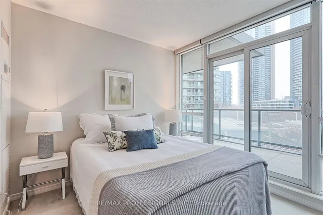 Additional image 20 of 2240 Lake Shore Blvd Unit 404