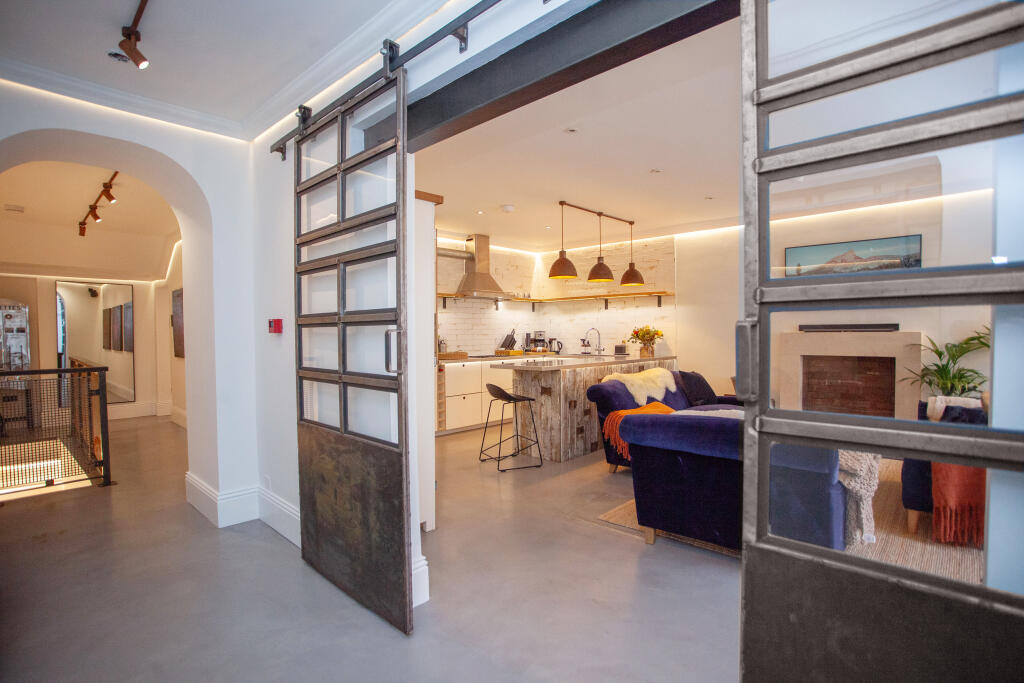 Additional image 3 of Royal York Crescent, Bristol, BS8