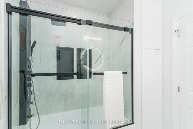 Additional image 21 of 29 Oak Park Ave