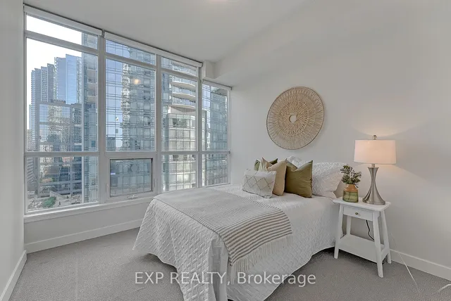 Additional image 21 of 126 Simcoe St Unit 1407