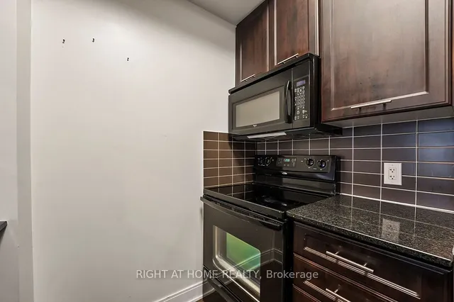 Additional image 9 of 135 Village Green Sq Unit 621