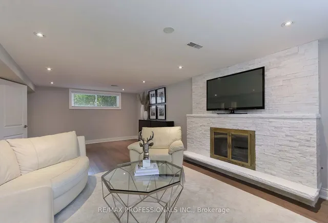 Additional image 30 of 14 Aymarn Crt