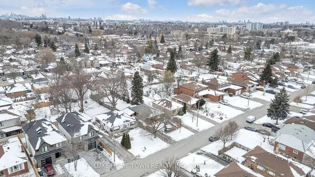 Additional image 37 of 102 Brenda Cres