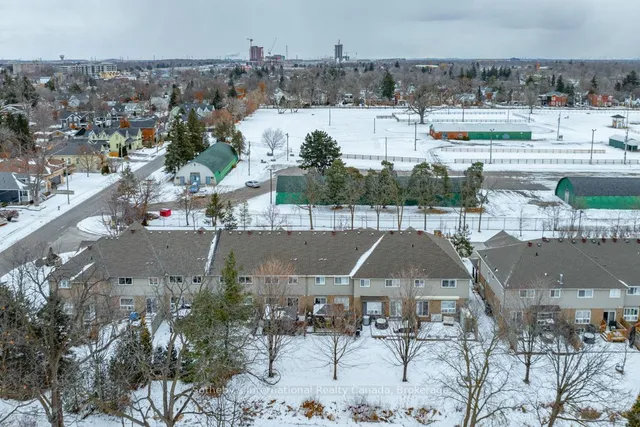 Additional image 37 of 130 Robert St Unit 6