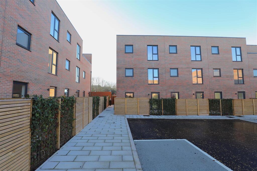 Additional image 8 of Neighbourhood, Bolton, BL1