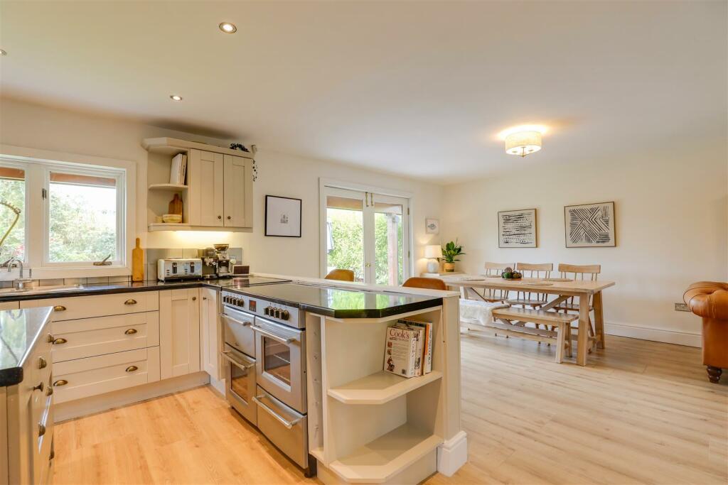 Additional image 4 of Oakmead Road, Llanharan, Pontyclun, Rhondda Cynon Taff, CF72 9FB