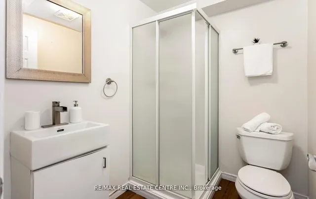 Additional image 37 of 1096 Barclay Circ