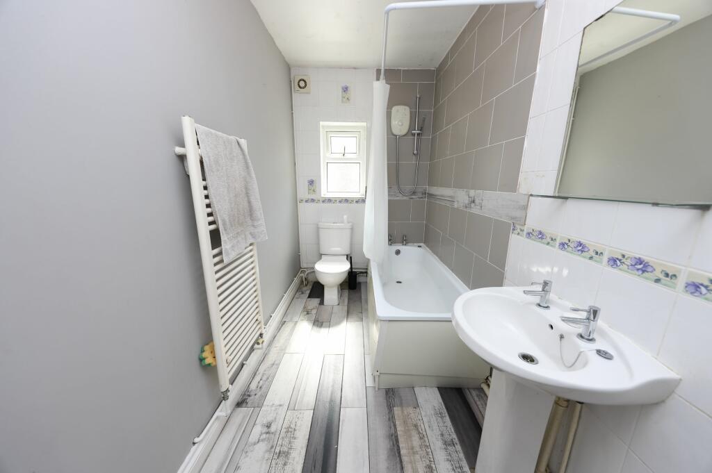 Additional image 4 of High Street, Treorchy