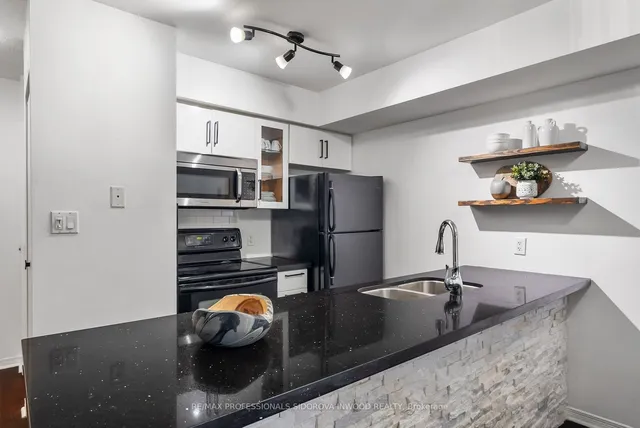 Additional image 11 of 22 Western Battery Rd Unit 106