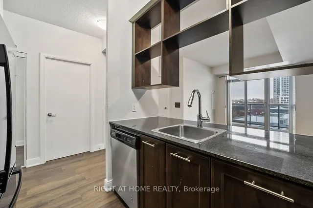 Additional image 7 of 135 Village Green Sq Unit 621